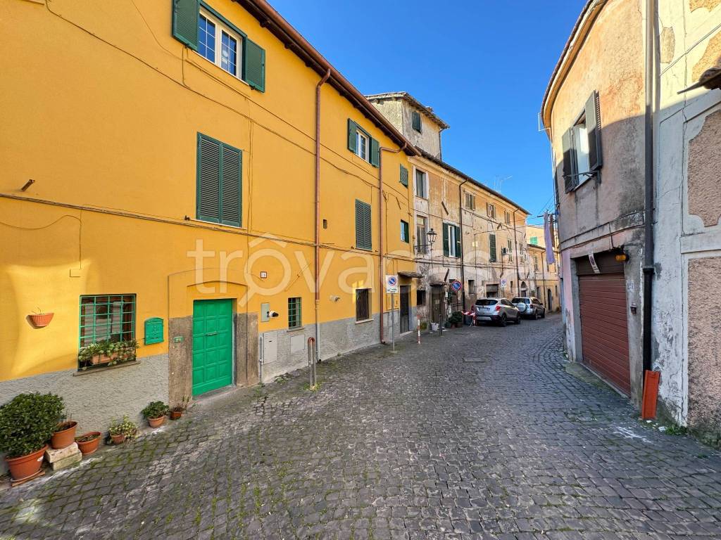 Appartamento in vendita a Genzano di Roma via Goffredo Mameli, 14