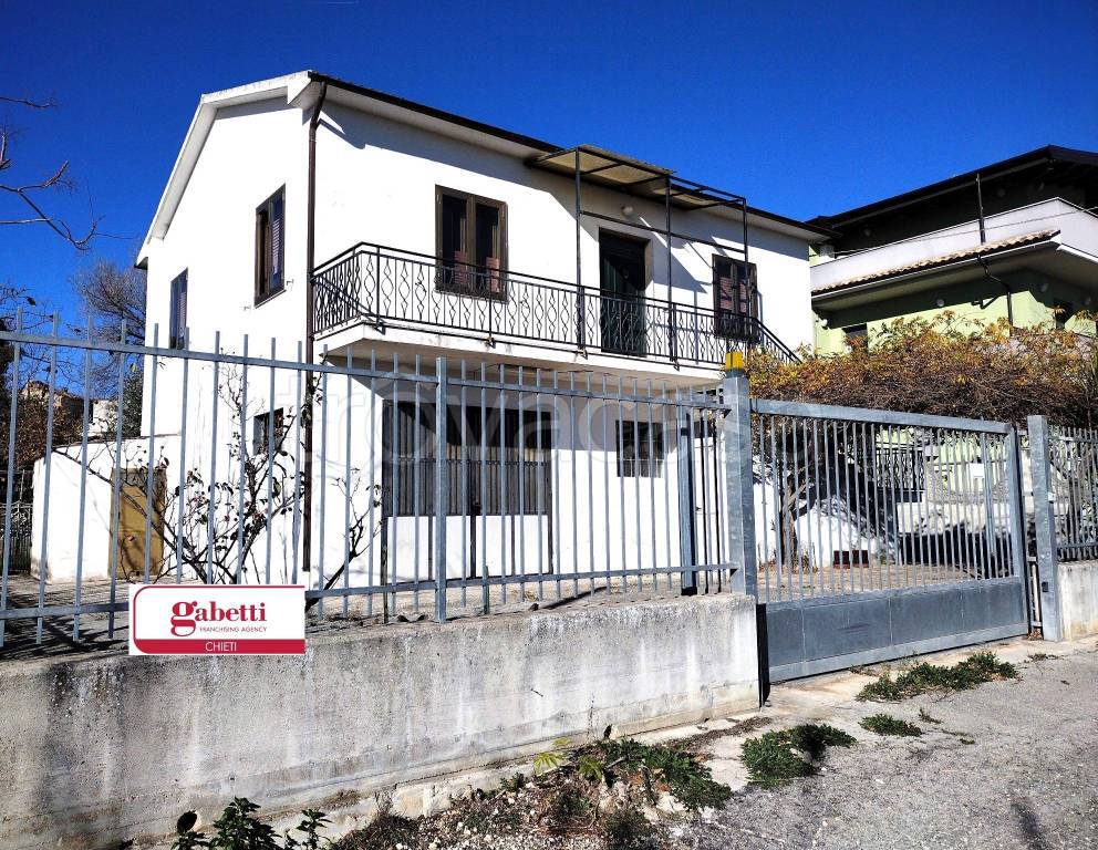 Villa in vendita a Cepagatti via Alfonso della Valle, 20
