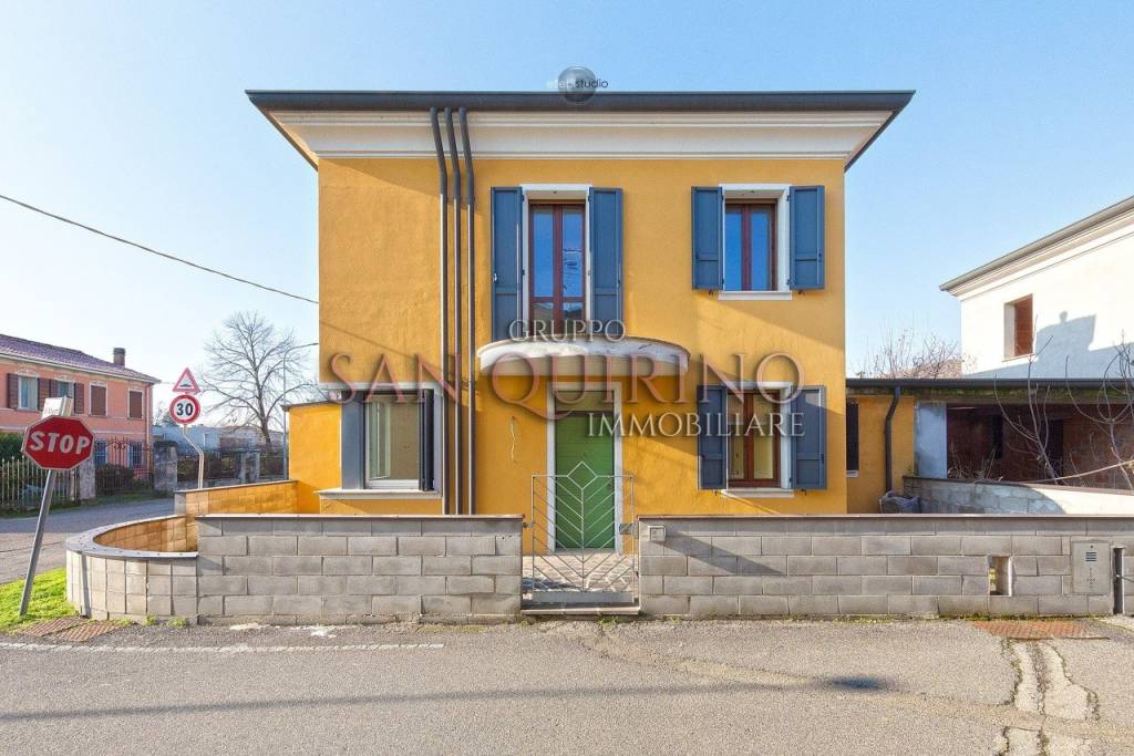 Villa in vendita a Gazzuolo via della Libertà, 3
