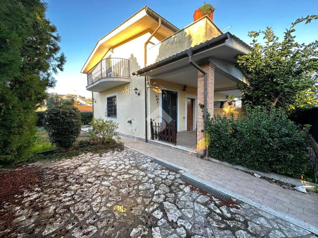 Villa Bifamiliare in vendita a Fiano Romano via federico fellini, 2
