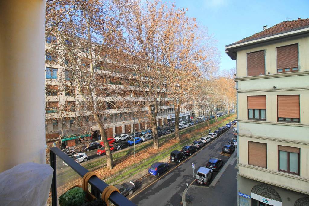 Appartamento in vendita a Milano viale Premuda, 40