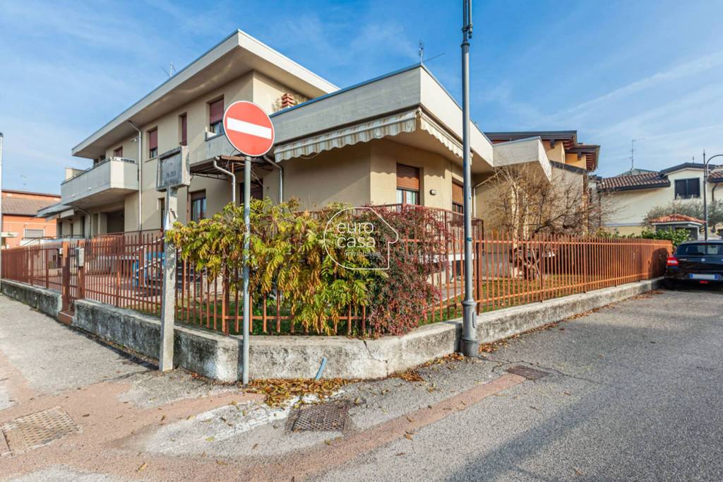 Appartamento in vendita a Cassina de' Pecchi via Giancarlo Puecher, 2