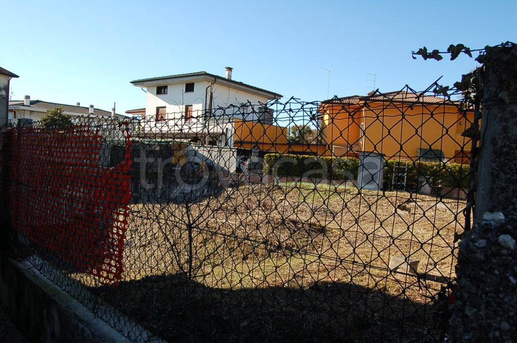 Terreno Residenziale in vendita a Carmignano di Brenta via Ronchi Vecchia