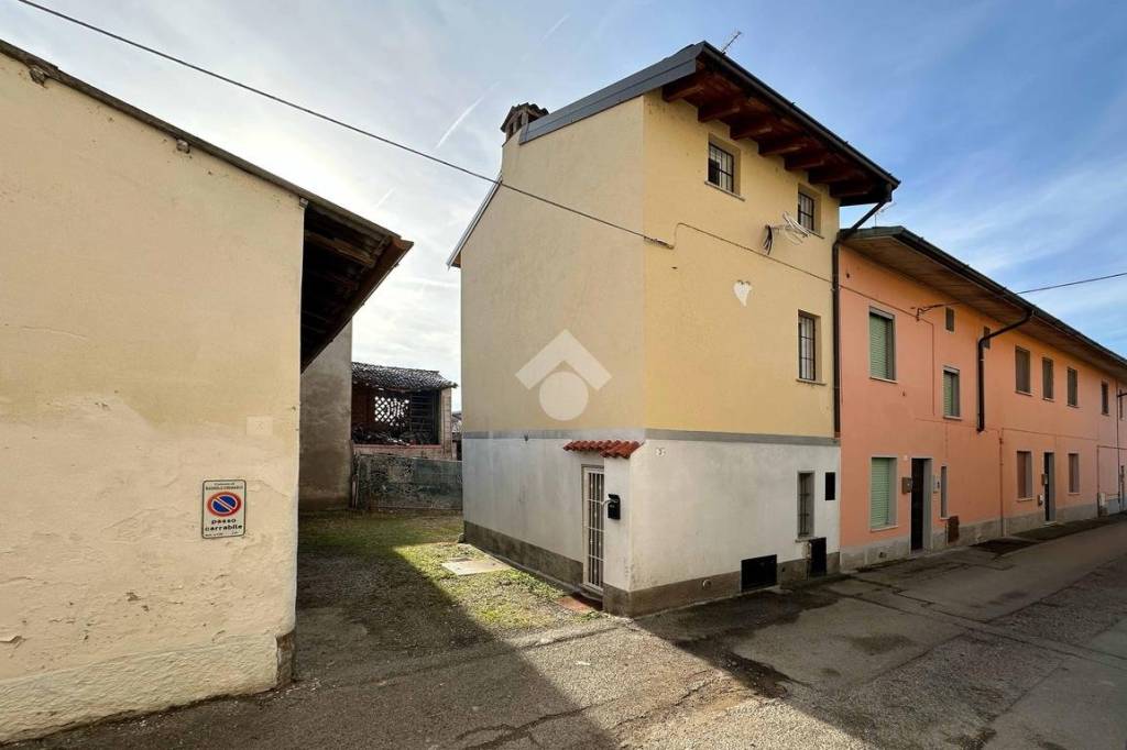 Casa Indipendente in vendita a Bagnolo Cremasco vicolo Casseri, 3