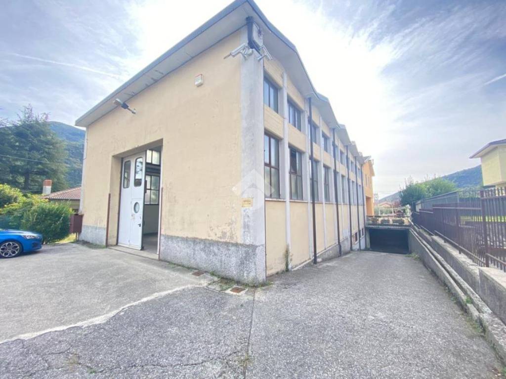 Capannone Industriale in vendita a Villa Carcina via adamello, 3