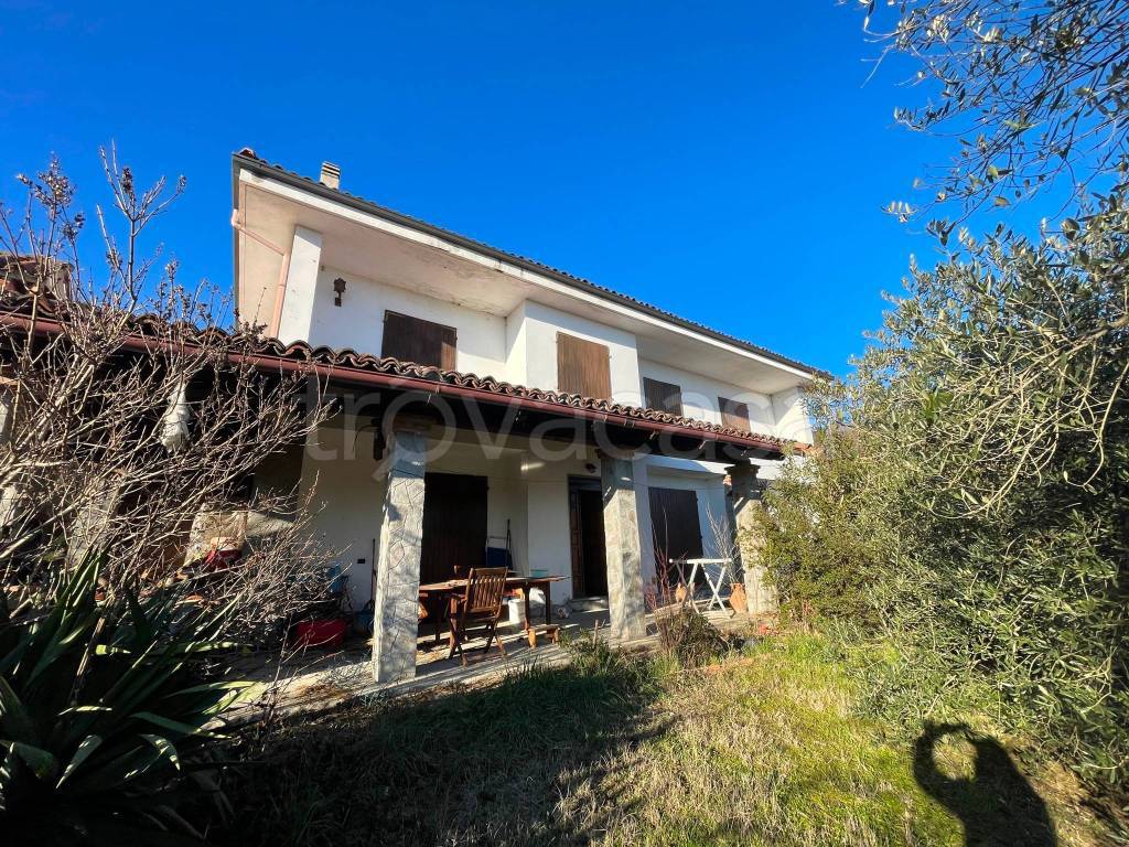 Villa Bifamiliare in vendita a Pietra Marazzi strada per Montecastello