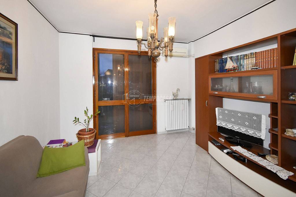 Appartamento in vendita a Pieve Emanuele via g. Rossini