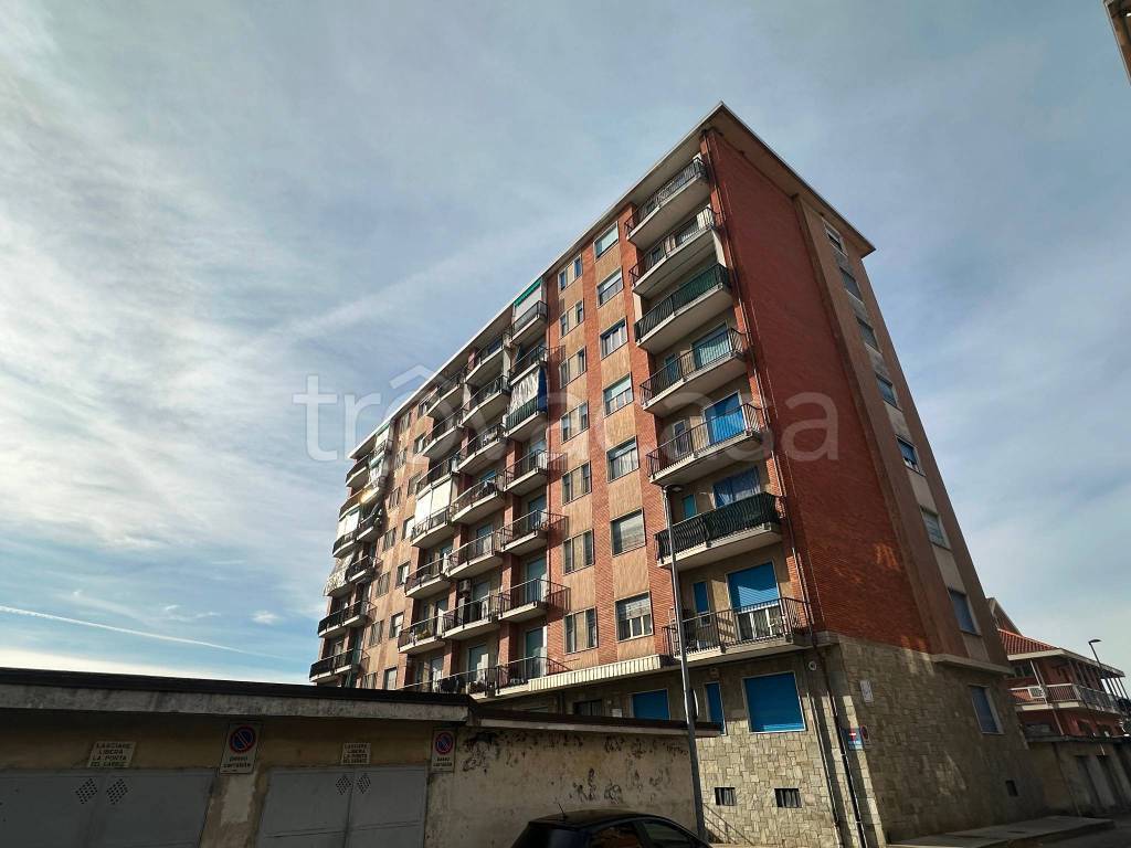 Appartamento in vendita a La Loggia via Enrico Belli, 8