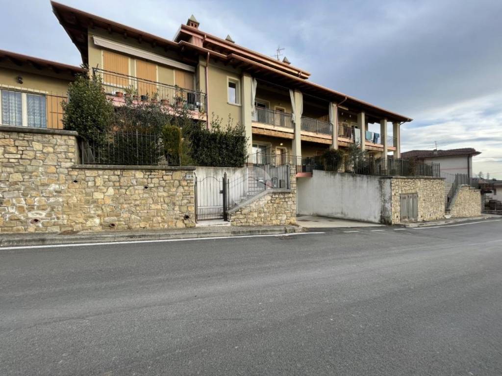 Appartamento in vendita a Brione via Montini, 50