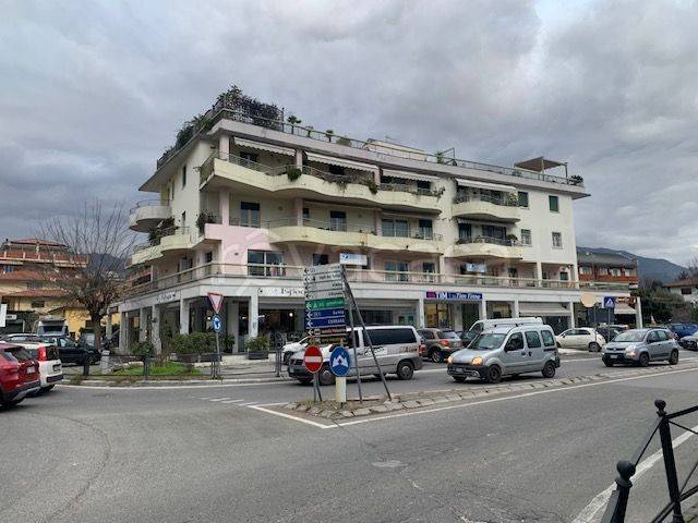 Negozio Alimentare in in affitto da privato a Massa via Giosuè Carducci, 56
