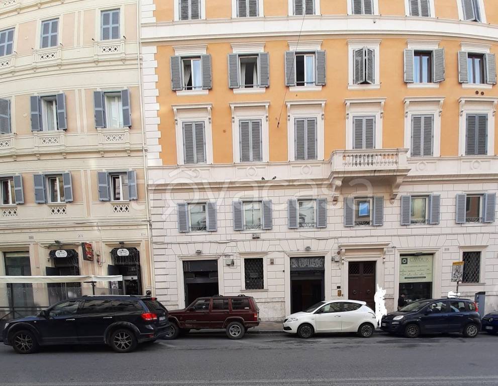 Pizzeria in in vendita da privato a Roma via Camillo Benso di Cavour, 206