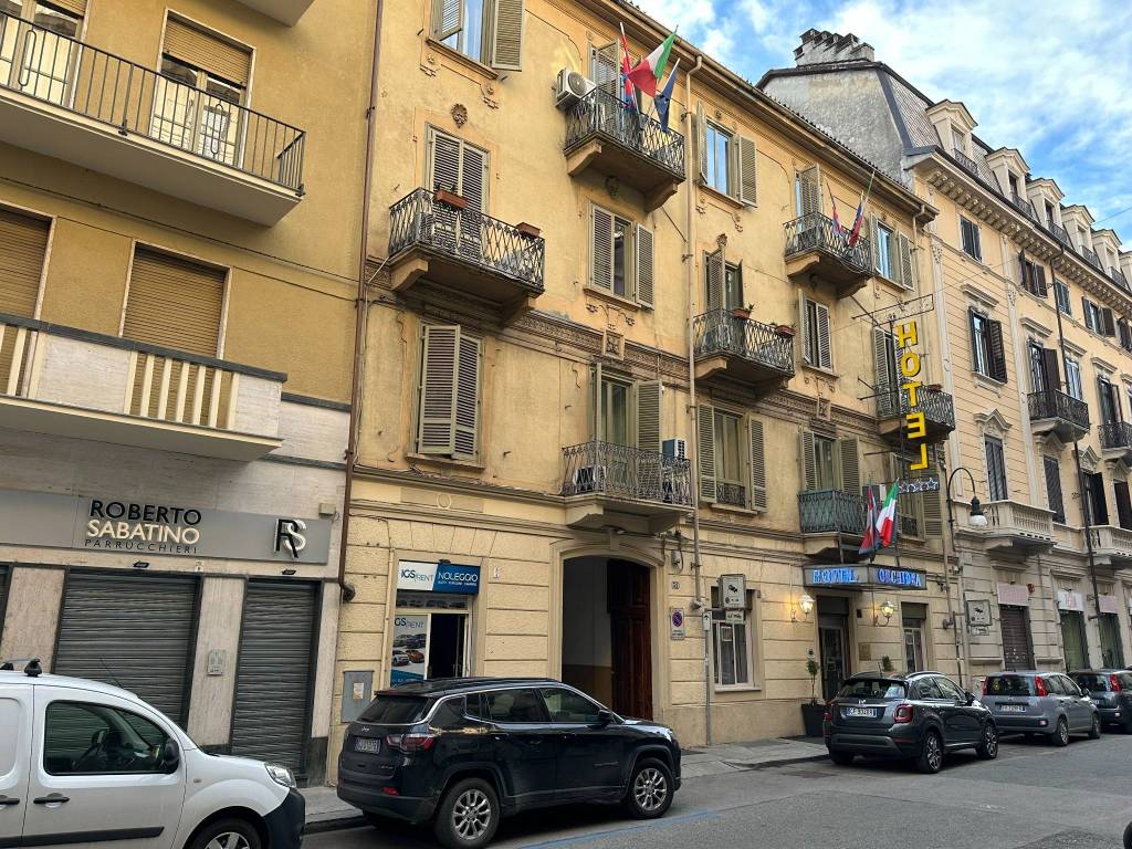 Negozio in affitto a Torino via Claudio Beaumont, 31