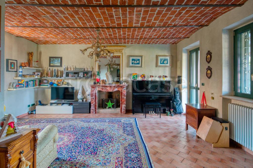 Villa Bifamiliare in vendita a Castelspina via Padre Gamalero, 53