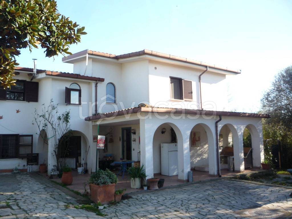 Villa in vendita a Palombara Sabina strada Santa Maria delle Camere, 17