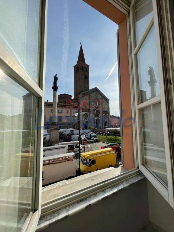 Appartamento in vendita a Piacenza p.Zza Duomo