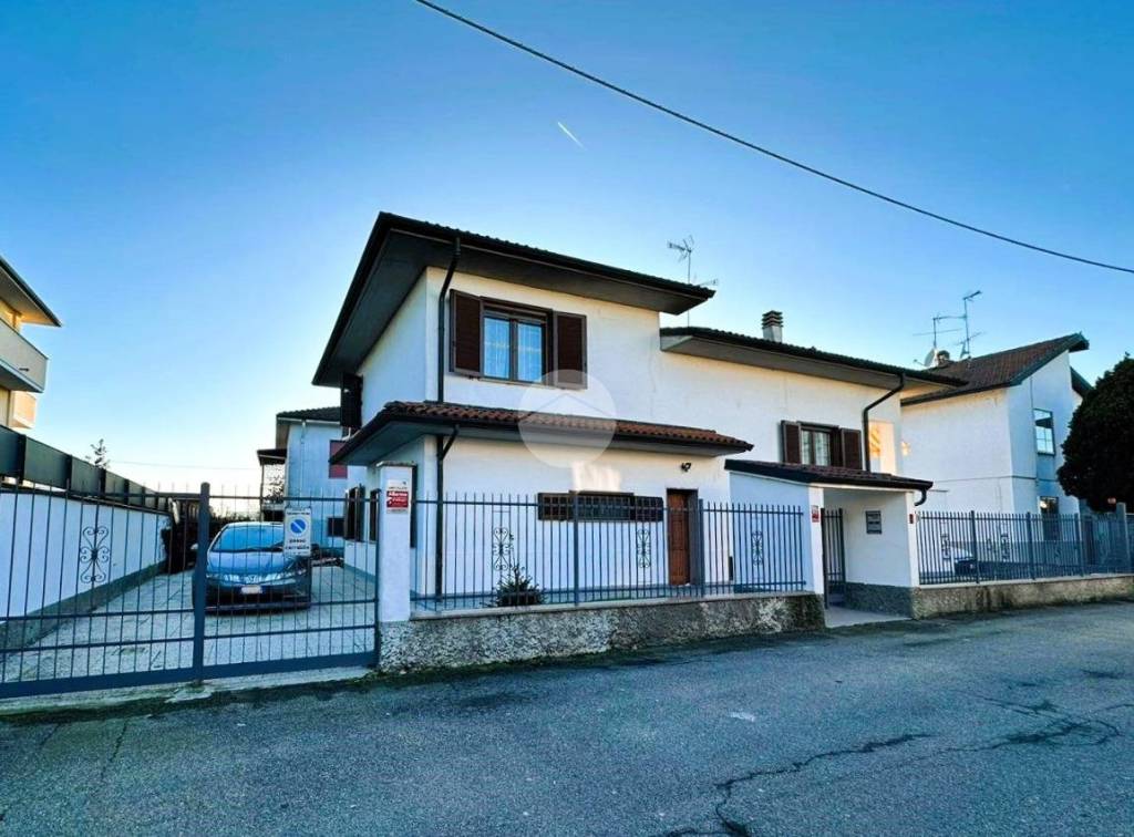 Villa in vendita a Casorate Primo via De Gasperi, 5