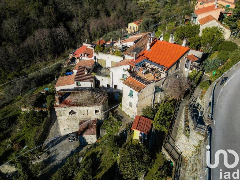 Casa Indipendente in vendita a Calice Ligure via Decia