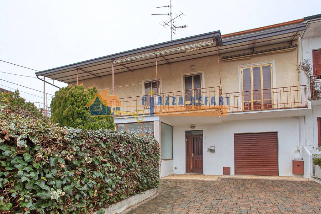 Casa Indipendente in vendita a Jerago con Orago via Camillo Benso di Cavour