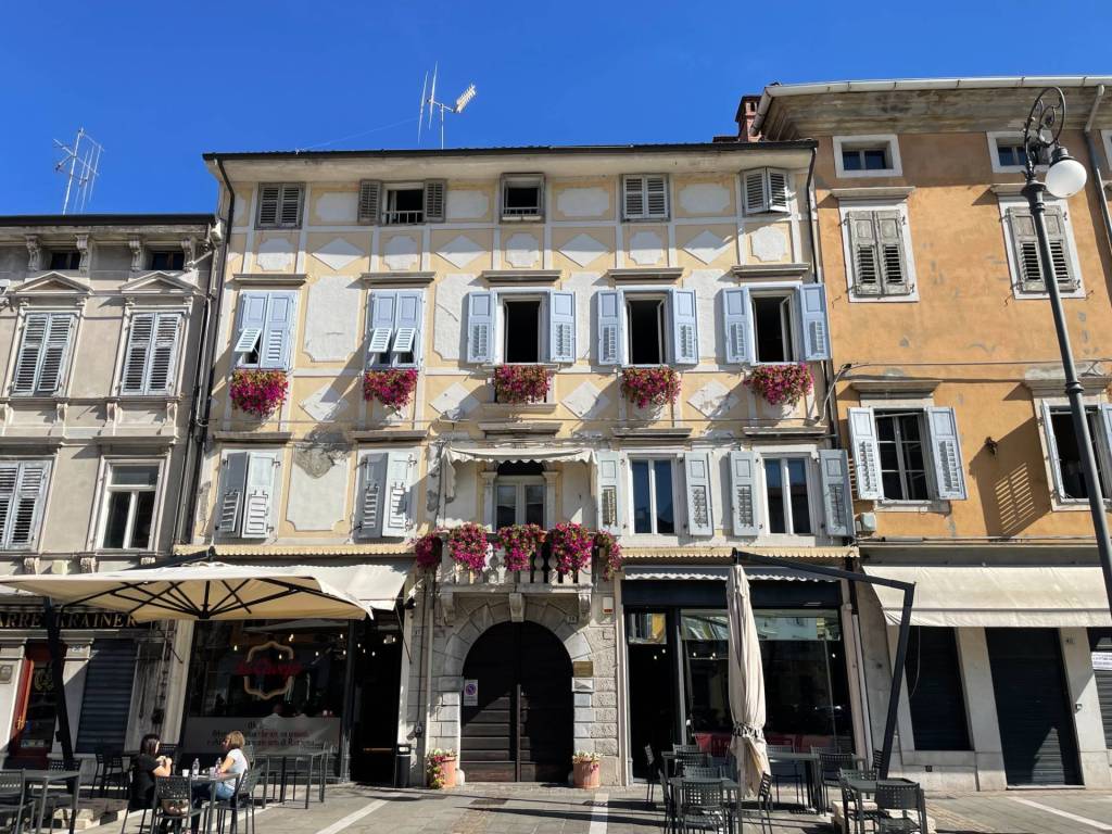 Appartamento in vendita a Gorizia piazza Vittoria, 38