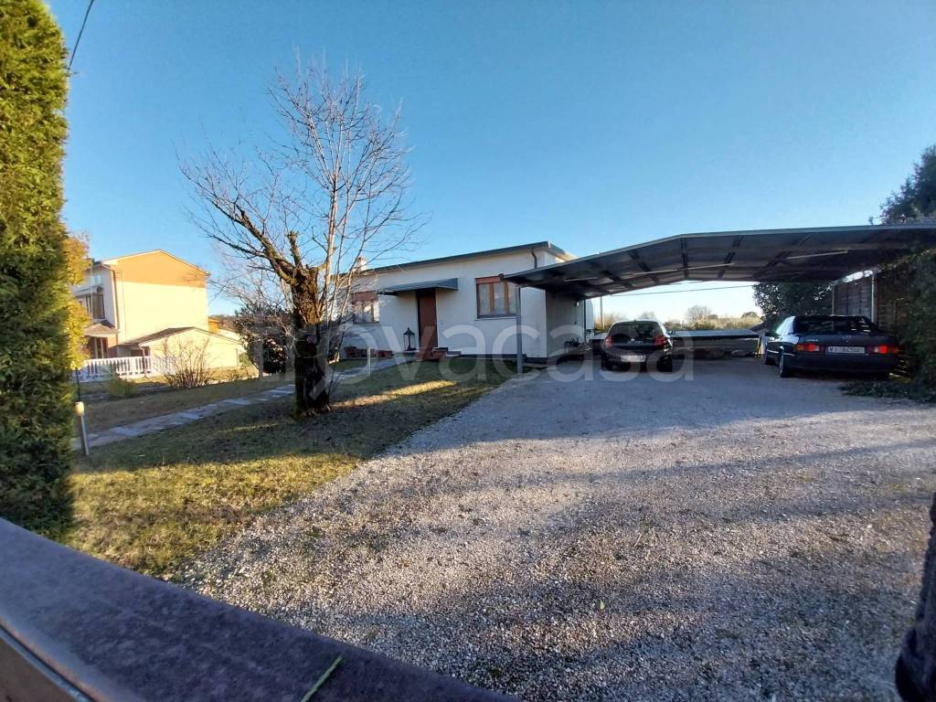 Villa in vendita a Zugliano