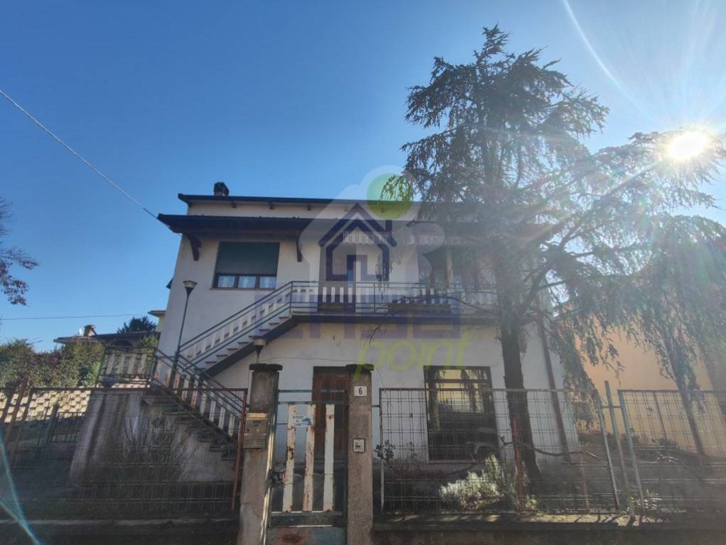 Villa in vendita a Pieve San Giacomo via Matteotti 6