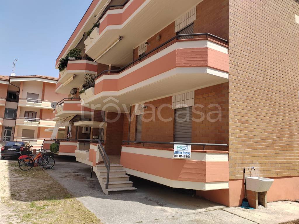 Appartamento in affitto ad Alba Adriatica via Emilia, 20