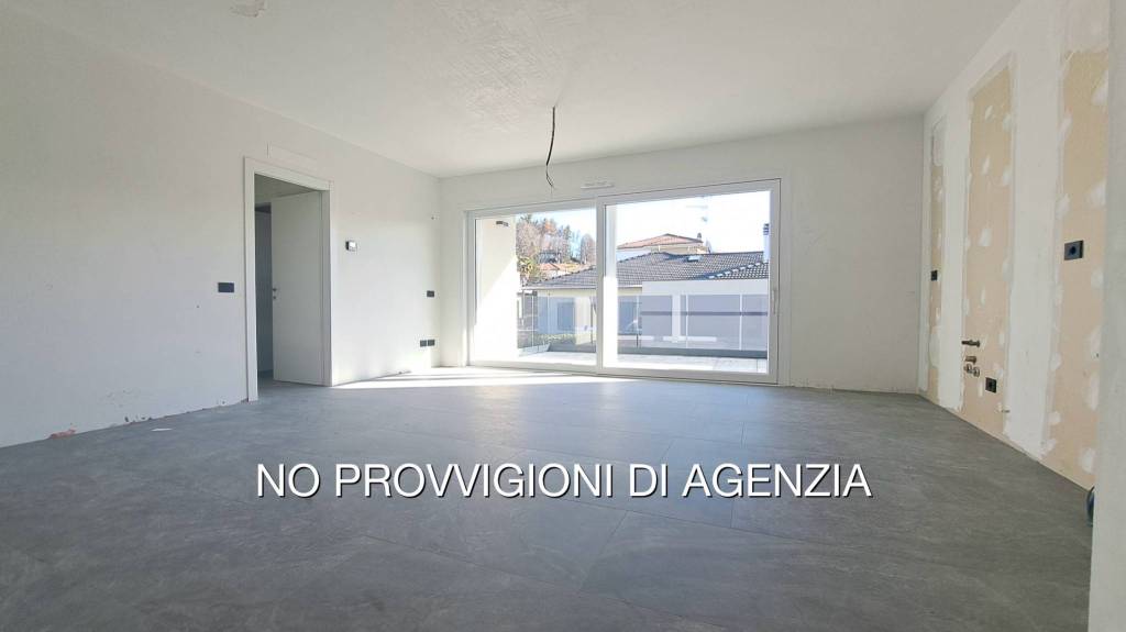 Appartamento in vendita a Oltrona di San Mamette via Giuseppe Verdi
