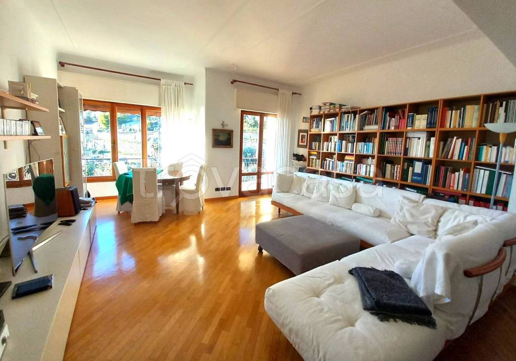 Appartamento in vendita a Pieve Ligure via Campodonico