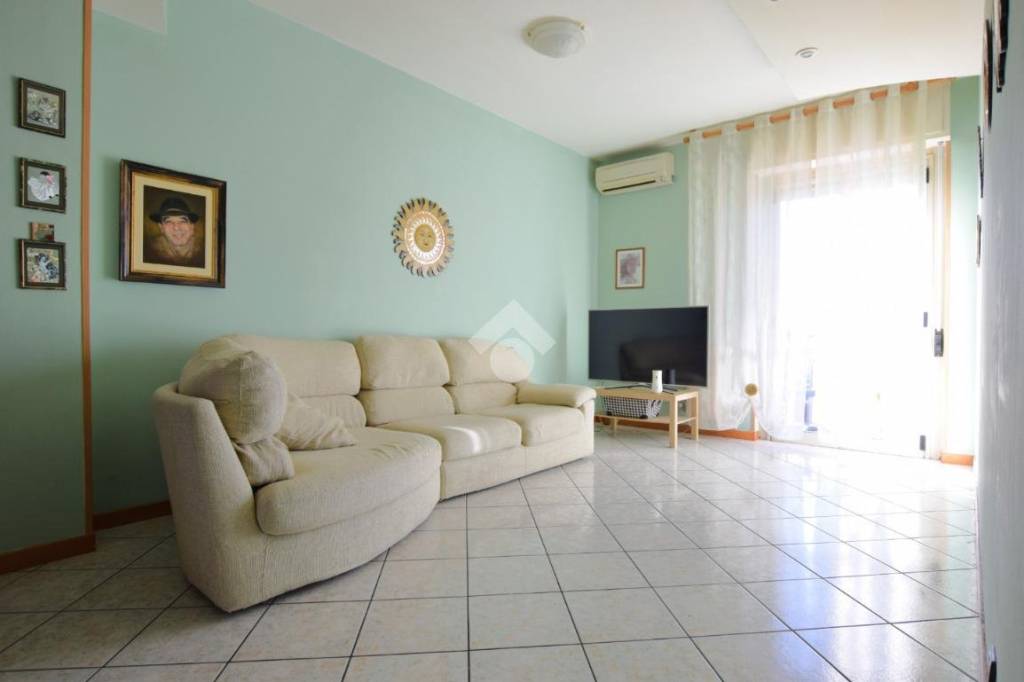 Appartamento in vendita a Lomagna via Giovanni Pascoli, 7