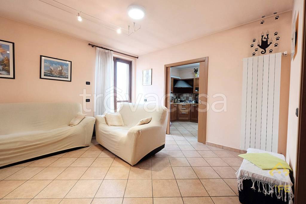 Villa a Schiera in vendita a Galliate via Don Eliseo Testa, 25