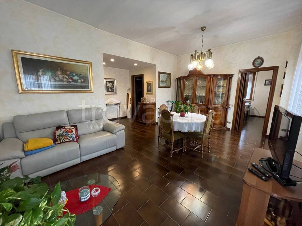 Appartamento in vendita a Cantù via Antonio Vivaldi