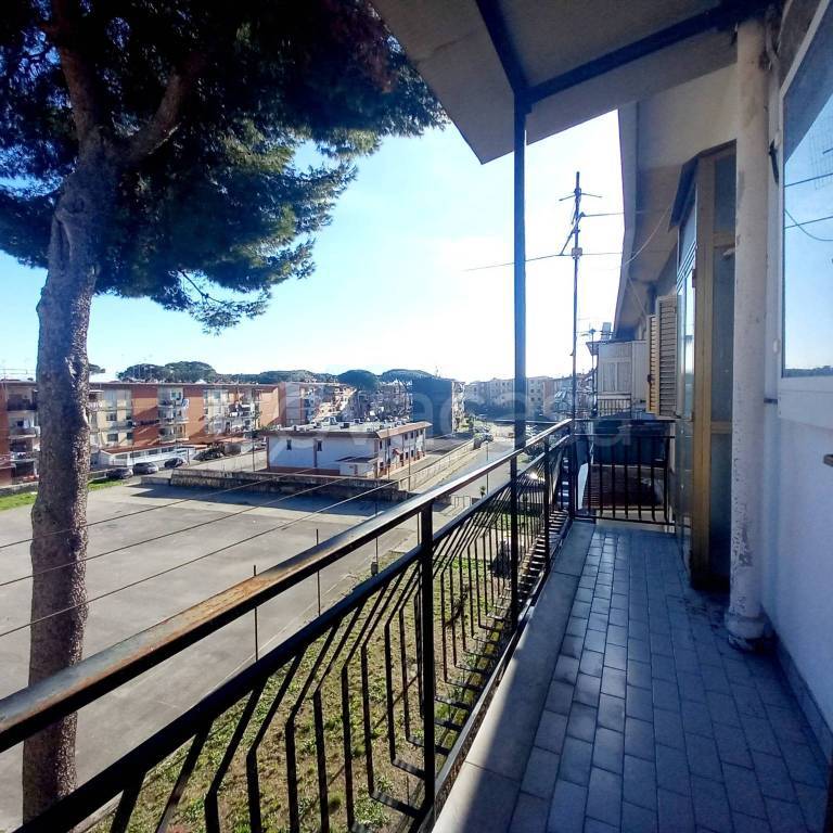 Appartamento in vendita a Napoli via del Gran Paradiso, 32