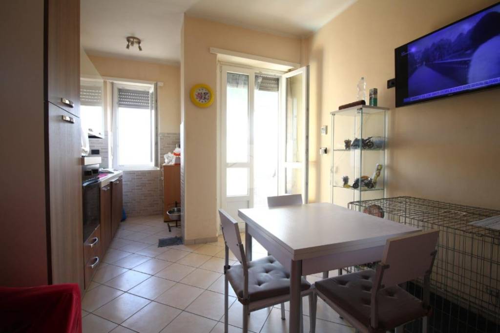 Appartamento in vendita a Torino via Emilio Ghione, 42