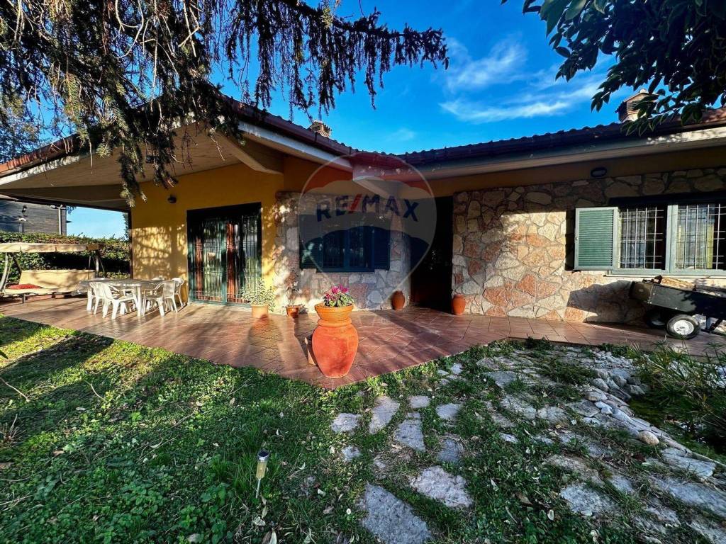 Villa in vendita a Rignano Flaminio via orsa maggiore