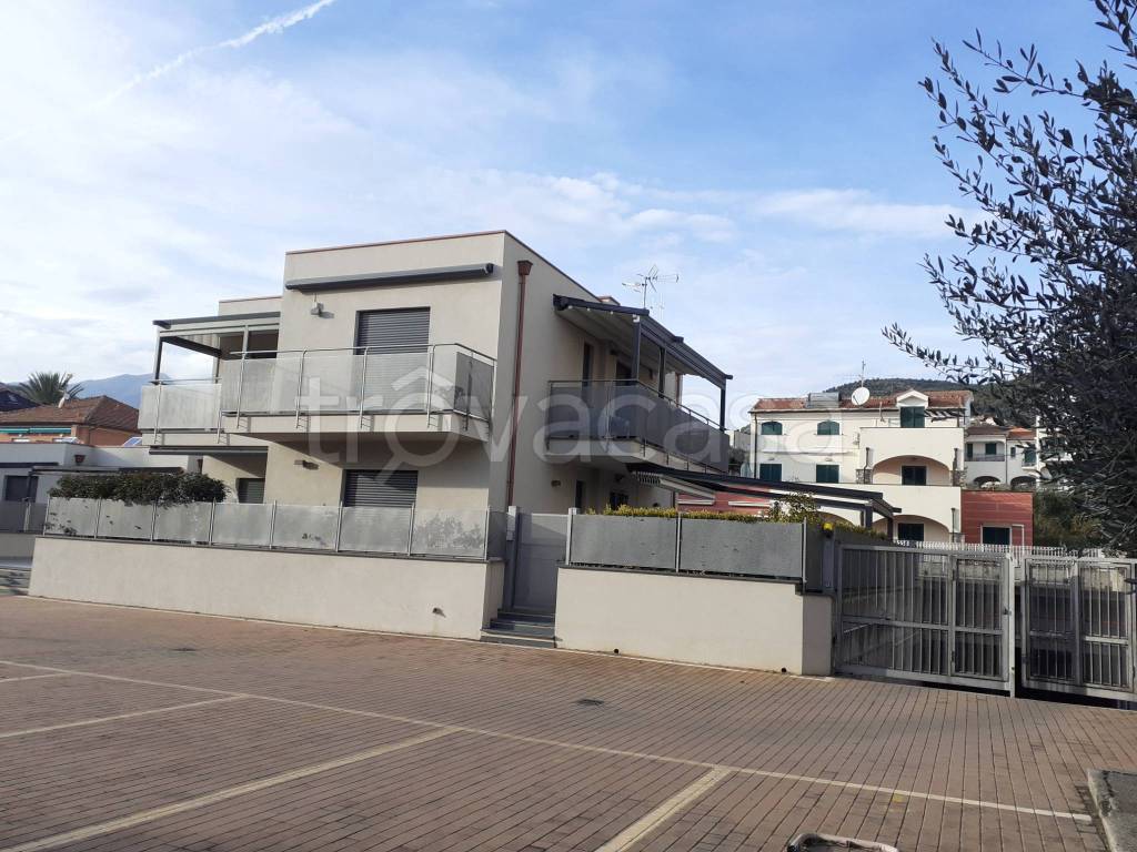 Appartamento in vendita a Pietra Ligure via Soccorso