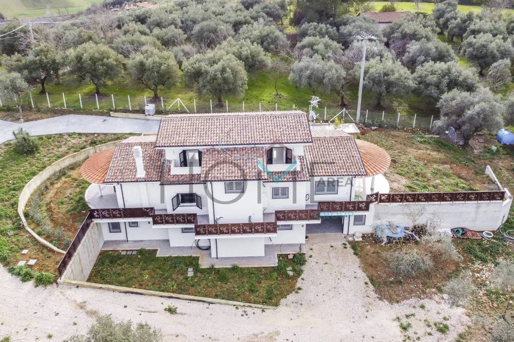 Villa in vendita a Mentana via Fonte Lettiga