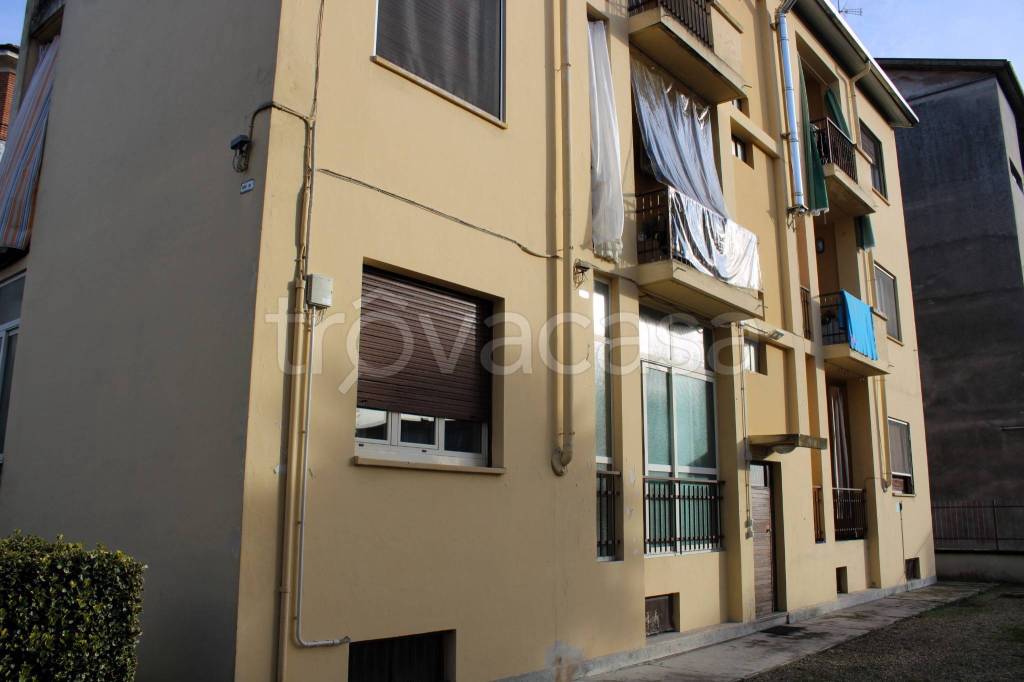 Appartamento in vendita a Vercelli via Saverio Mercadante, 15