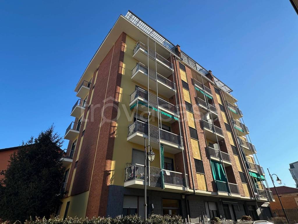 Appartamento in vendita a Poirino via Jacopo Arpino, 15