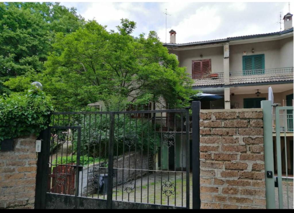 Villa Bifamiliare all'asta a Manziana via del Viarello, 9