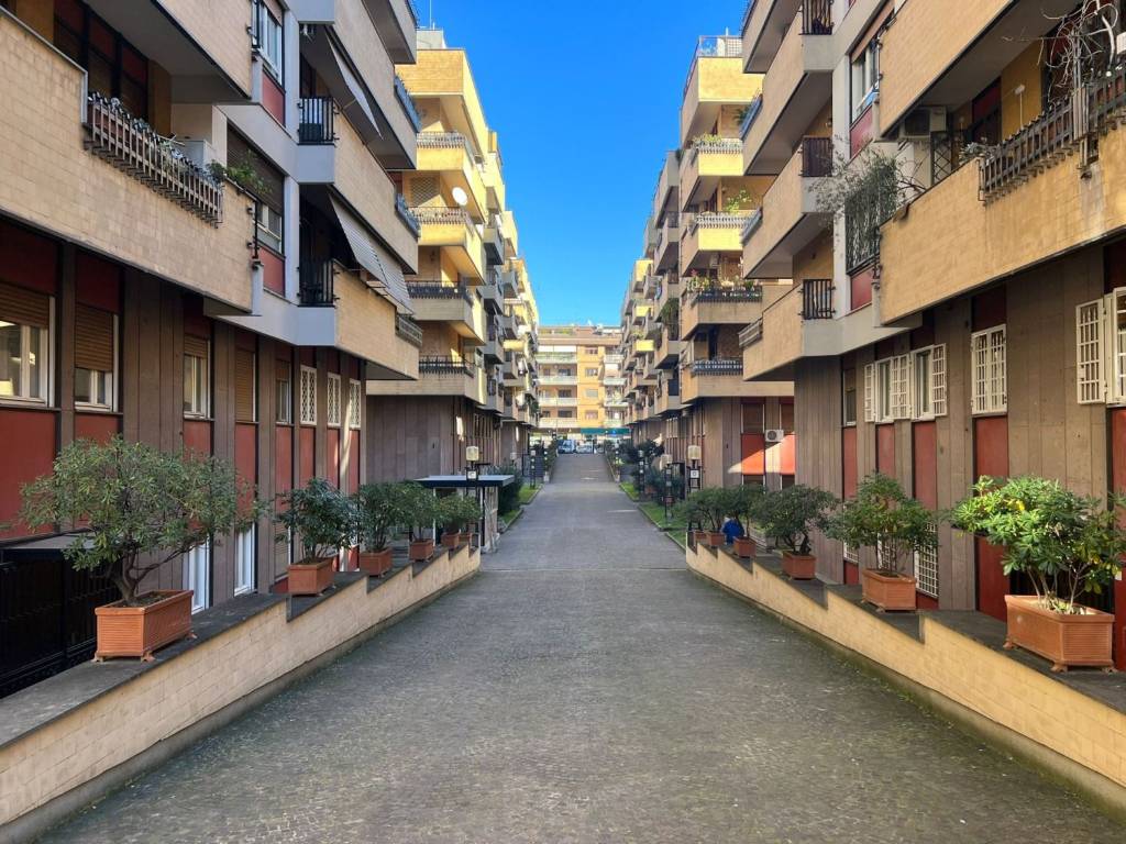 Appartamento in vendita a Roma via Conca d'Oro
