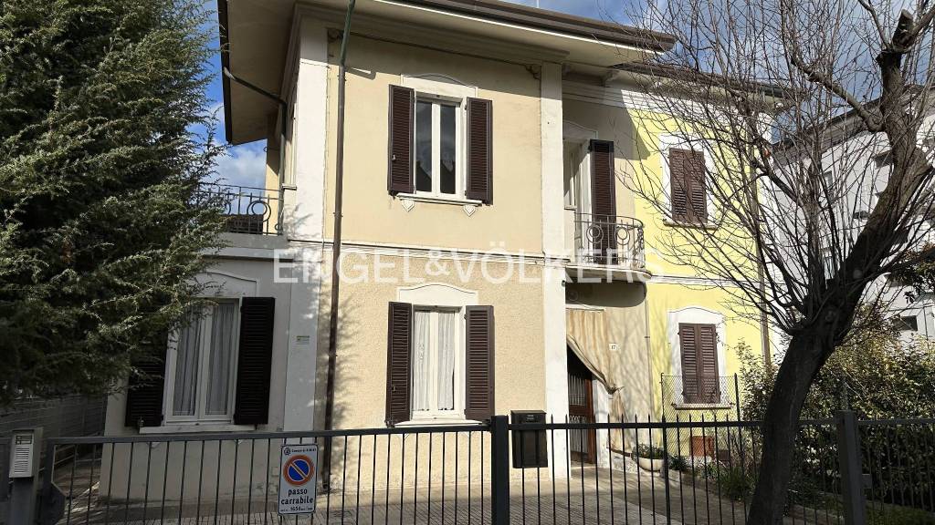 Villa Bifamiliare in vendita a Rimini viale Ludovico Ariosto, 17