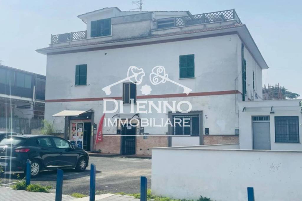 Appartamento in vendita a Roma via Dameta