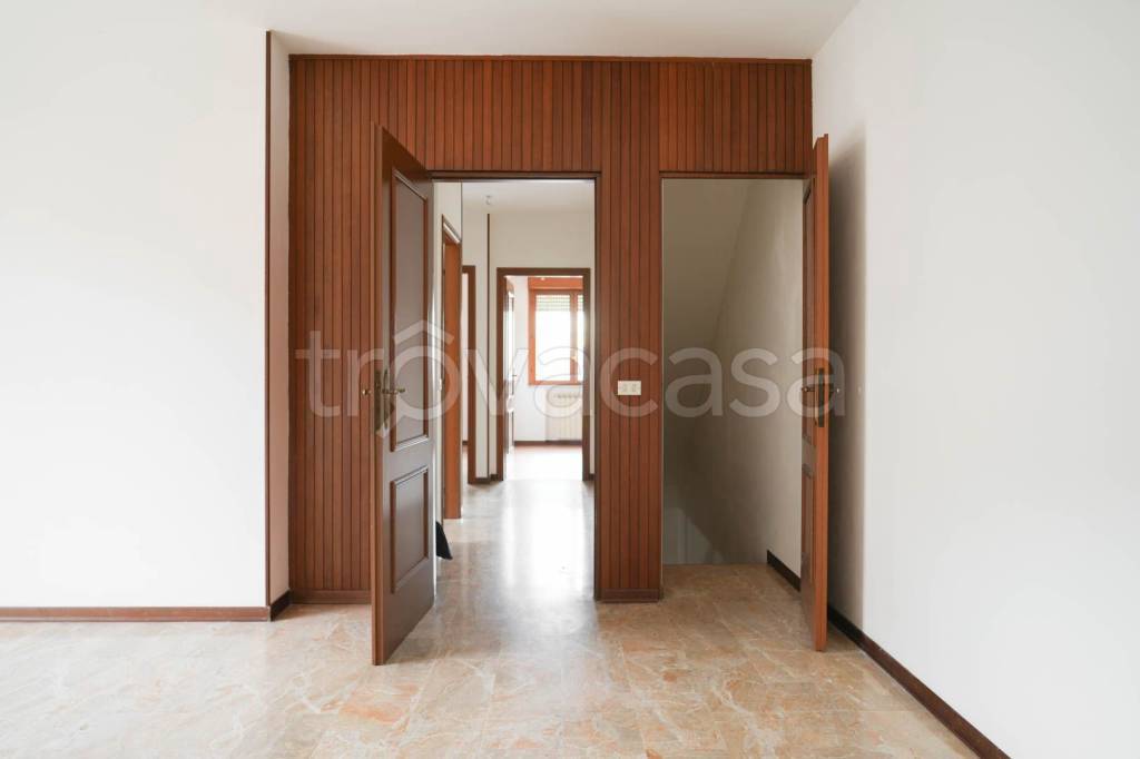 Appartamento in in vendita da privato a Mirandola viale La Favorita, 2