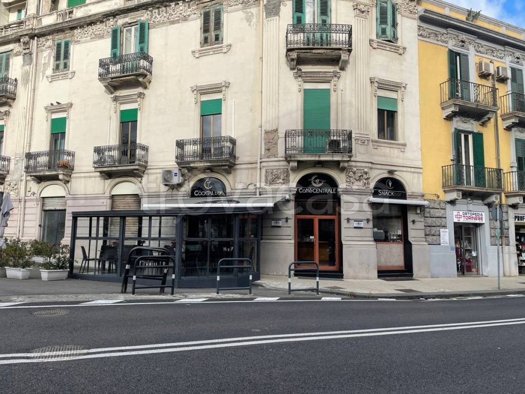 Bar in vendita a Messina via Cesare Battisti, 136