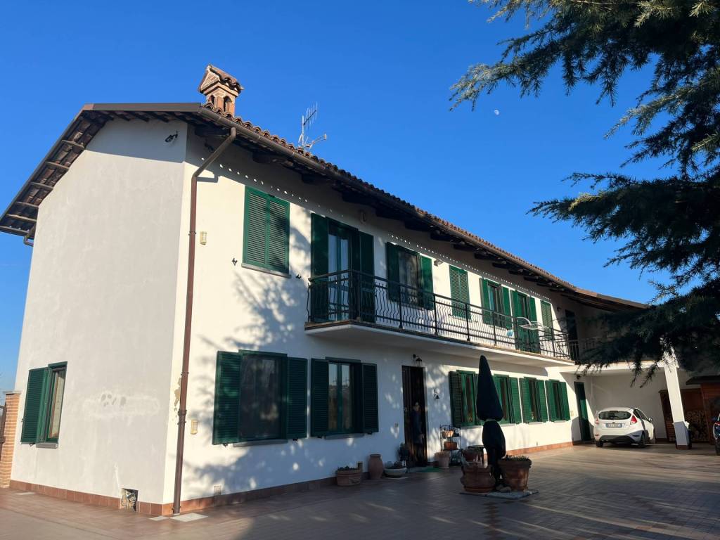 Casa Indipendente in vendita a Castagnito via Viazza, 4