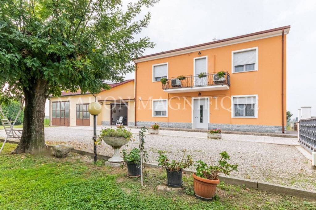 Villa in vendita a Bondeno via Provinciale 103