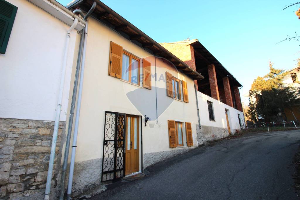 Casa Indipendente in vendita a Cantalupo Ligure frazione Pessinate, 18