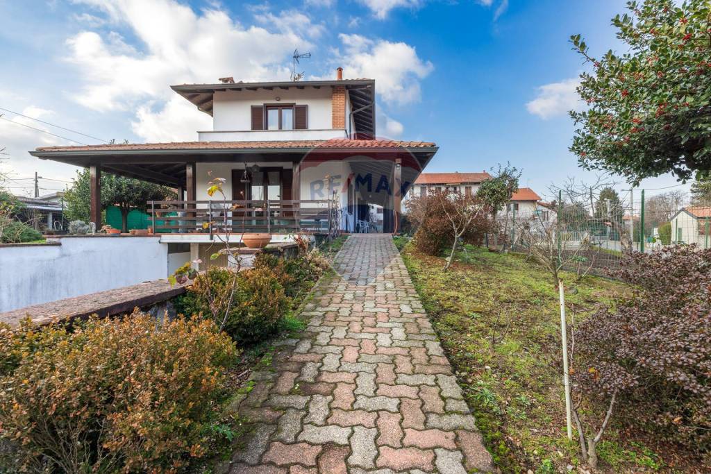 Casa Indipendente in vendita a Borgo Ticino via Leonardo da Vinci, 39