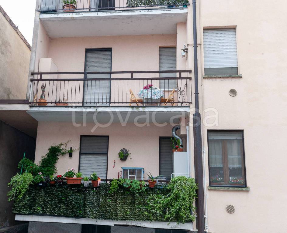 Appartamento in vendita ad Arconate via Goffredo Mameli, 4