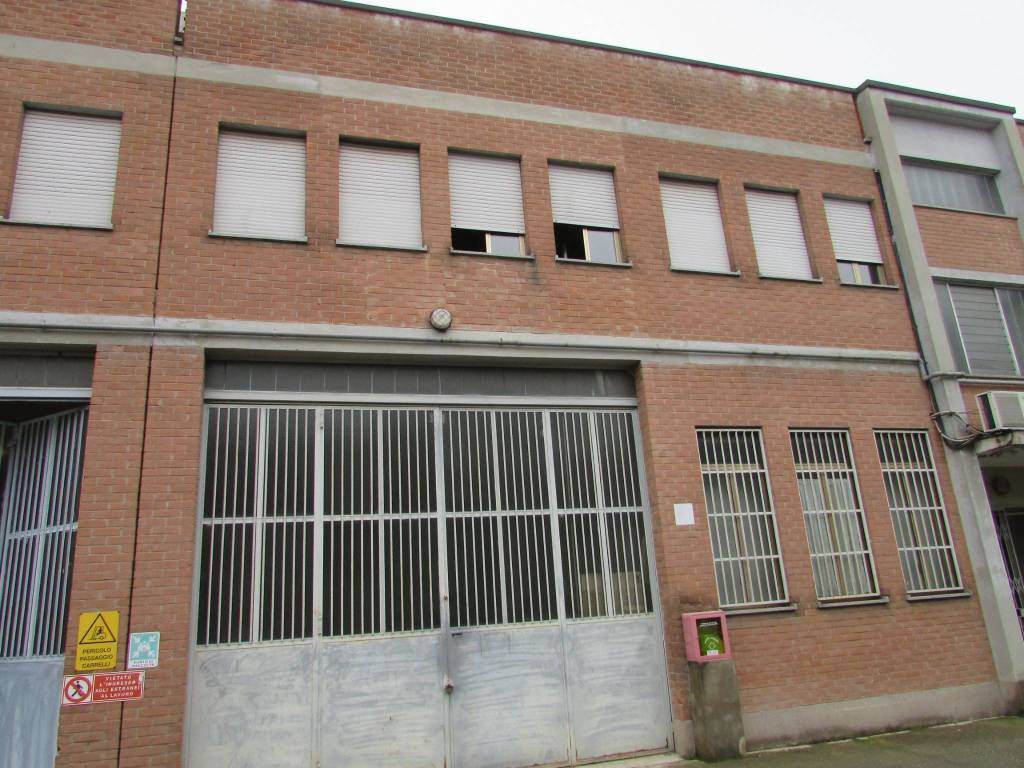 Capannone Industriale in affitto a Milano via Vincenzo Toffetti, 27